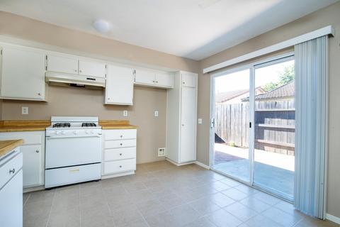 915 N L St, Lompoc, CA 93436 photo 5
