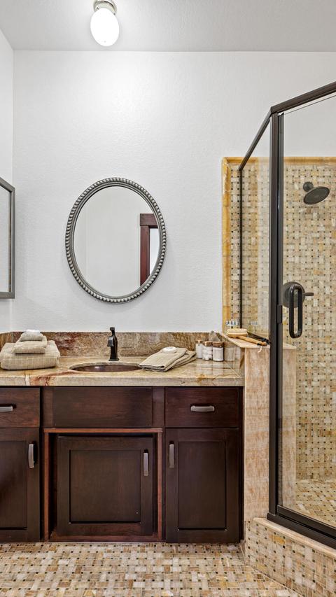 Bath - 560 Ranch Rd, Solvang, CA 93463 photo 2 of 7