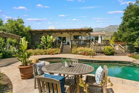 300 Running Ridge Trl, Ojai, CA 93023 photo 2