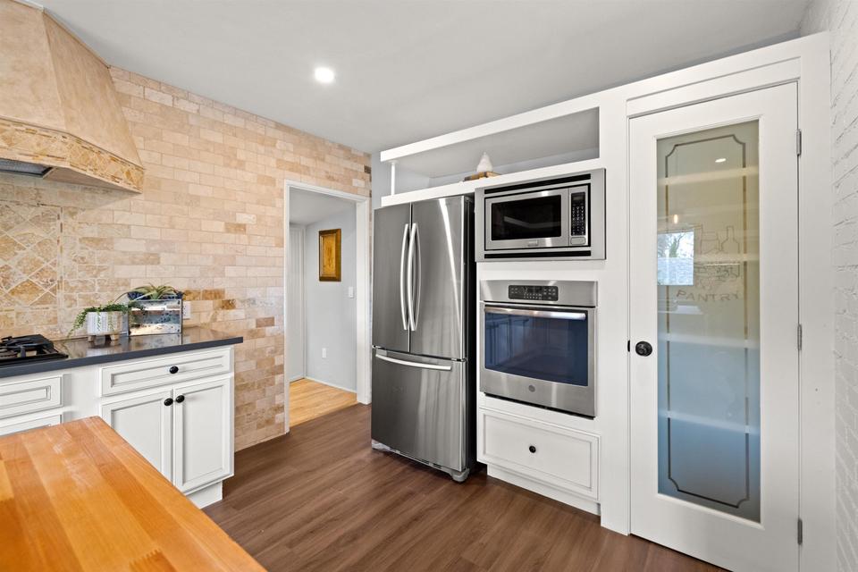  1123 Cliff Dr, Santa Barbara, CA 93109 photo 16