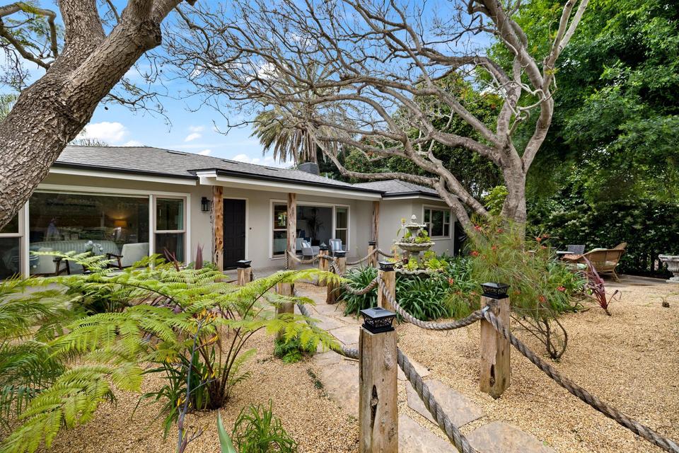  1123 Cliff Dr, Santa Barbara, CA 93109 photo 5