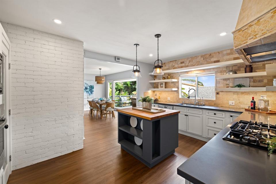  1123 Cliff Dr, Santa Barbara, CA 93109 photo 15