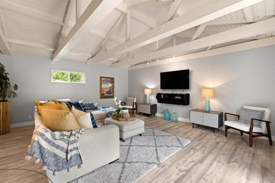  1123 Cliff Dr, Santa Barbara, CA 93109 photo 31