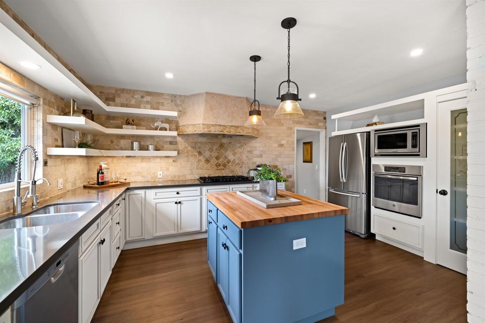  1123 Cliff Dr, Santa Barbara, CA 93109 photo 12