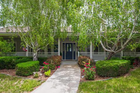 620 Foxen Ln, Los Alamos, CA 93440