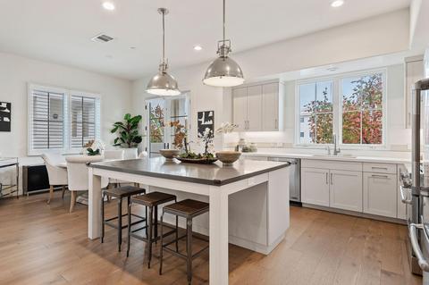 3718 State St #215, Santa Barbara, CA 93105