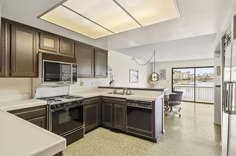 2014 Jamestown Way, Oxnard, CA 93035 photo 25