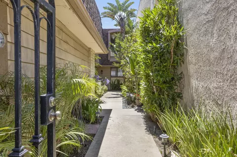 4530 Eastbourne Bay, Oxnard, CA 93035 photo 6