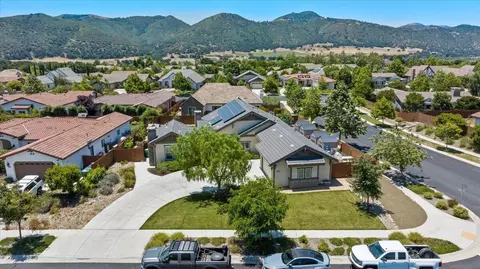 1241 Sawleaf Ln, Solvang, CA 93463