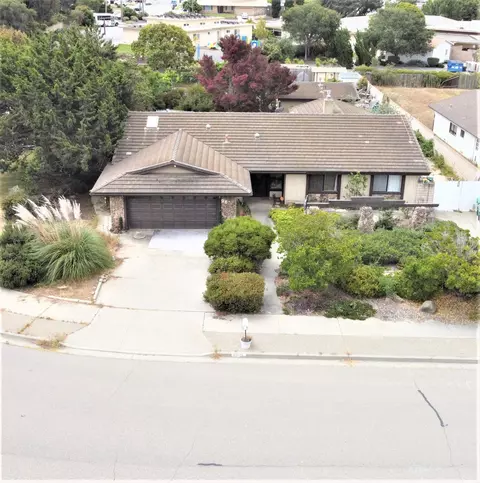 966 Diamond Dr, Santa Maria, CA 93455