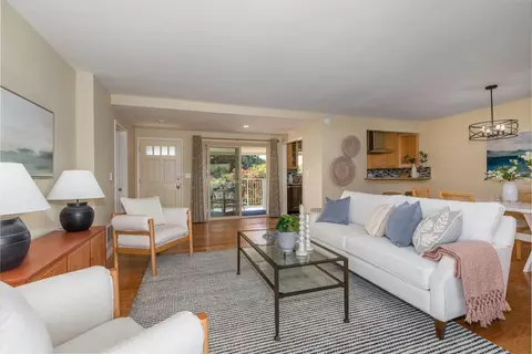 305 Moreton Bay Ln #5, Goleta, CA 93117