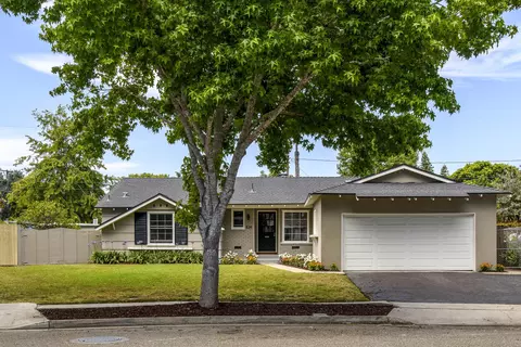 839 Arbol Verde St, Carpinteria, CA 93013