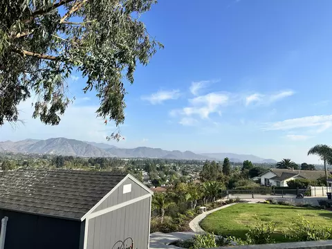 312 Alosta Dr, Camarillo, CA 93010