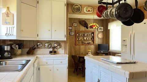 1613 W Pine Ave, Lompoc, CA 93436 photo 6