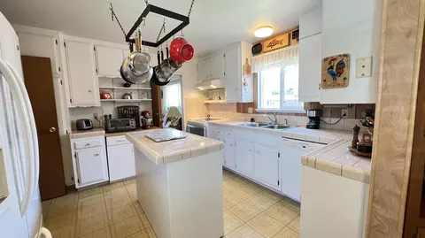 1613 W Pine Ave, Lompoc, CA 93436 photo 7