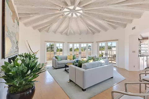 1525 State St #306, Santa Barbara, CA 93101