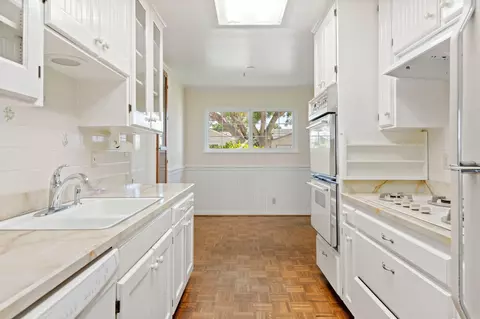 5444 Dariesa St, Carpinteria, CA 93013 photo 9
