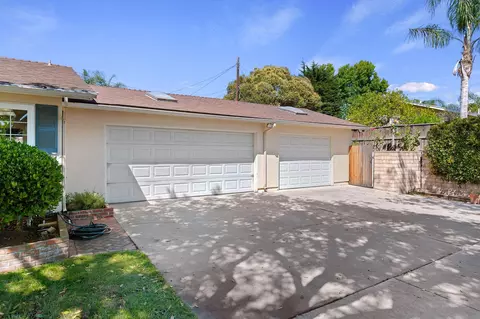 5444 Dariesa St, Carpinteria, CA 93013 photo 3