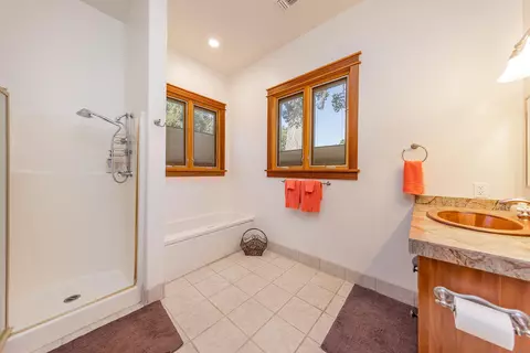 Bath - 705 S Rice Rd, Ojai, CA 93023 photo 3 of 4