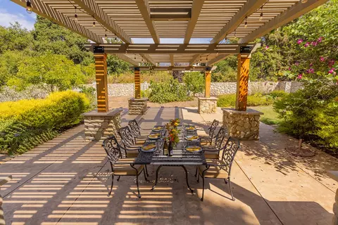 Exterior - 705 S Rice Rd, Ojai, CA 93023 photo 14 of 21