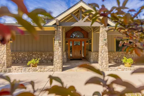 Exterior - 705 S Rice Rd, Ojai, CA 93023 photo 5 of 21