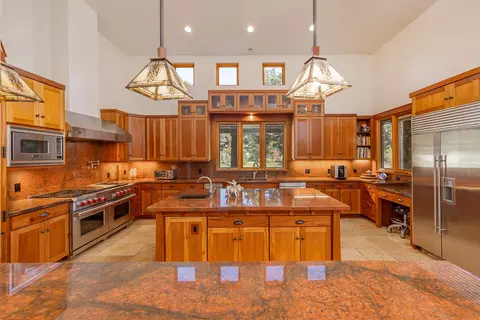 Kitchen - 705 S Rice Rd, Ojai, CA 93023 photo 3 of 5