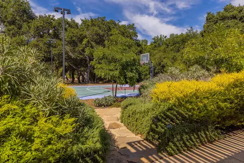 View/Area - 705 S Rice Rd, Ojai, CA 93023 photo 1 of 10