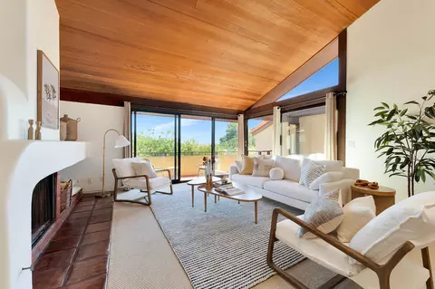 729 E Anapamu St #C, Santa Barbara, CA 93103