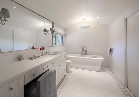 Bath - 749 Fuera Ln, Montecito, CA 93108 photo 1 of 3