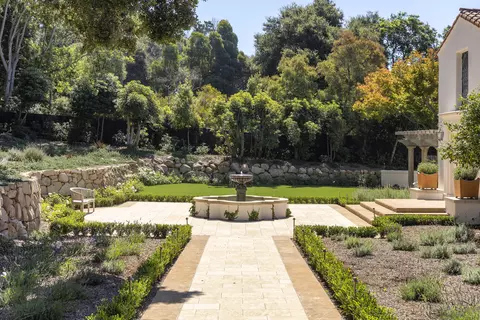 Exterior - 749 Fuera Ln, Montecito, CA 93108 photo 4 of 14
