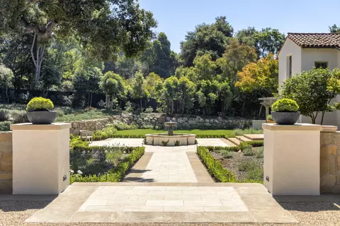 Exterior - 749 Fuera Ln, Montecito, CA 93108 photo 3 of 14