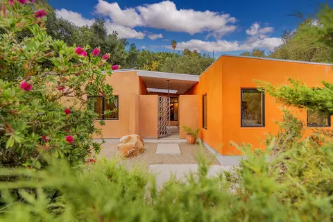 265 E Villanova Rd, Ojai, CA 93023