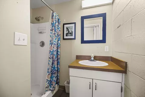 Bath - Undisclosed, Carpinteria, CA 93013 photo 1 of 2