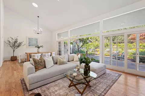 4544 Carriage Hill Dr, Santa Barbara, CA 93110