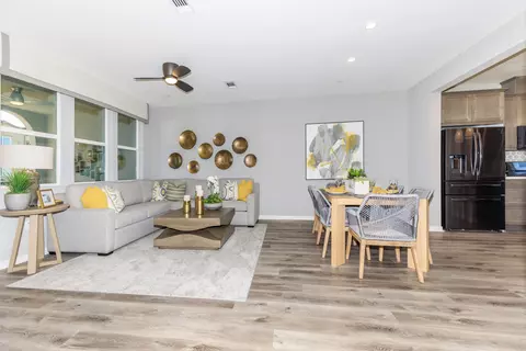 709 Winchester Dr, Oxnard, CA 93036