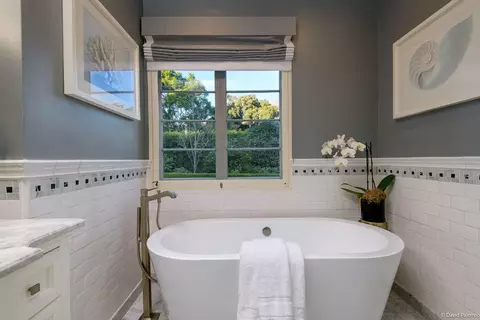 Bath - 1545 Ramona Ln, Montecito, CA 93108 photo 2 of 4
