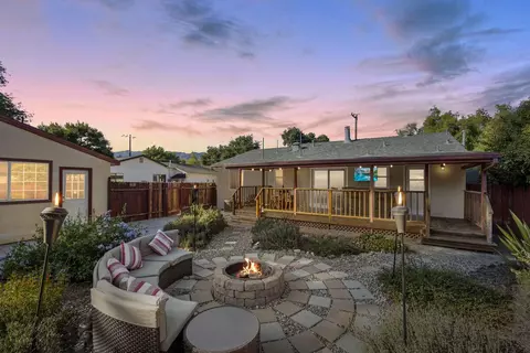 544 Cruzero St, Ojai, CA 93023 photo 1