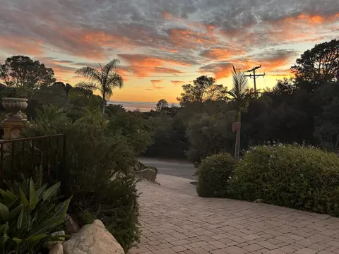 1318 Kenwood Rd, Santa Barbara, CA 93109