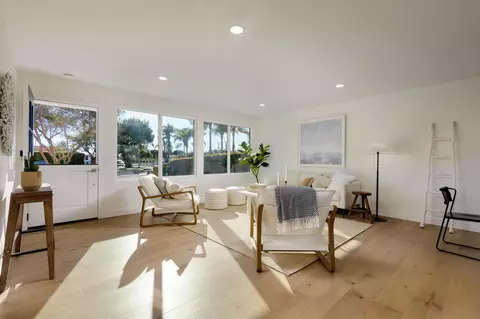 4898 Malibu Dr, Carpinteria, CA 93013 photo 3