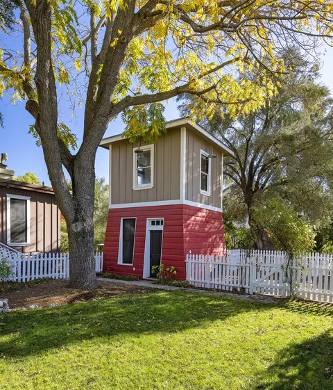 Exterior - 708 Main St, Los Alamos, CA 93440 photo 4 of 8