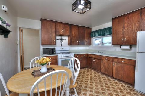 1386 Tomol St, Carpinteria, CA 93013 photo 5