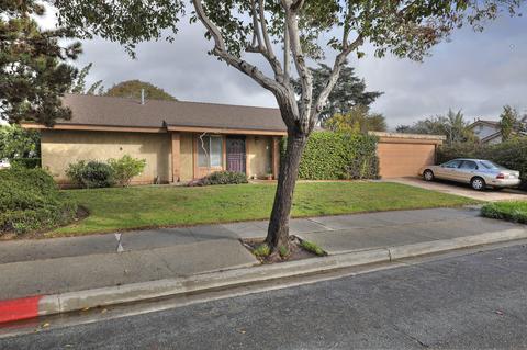 4686 Aragon Dr, Carpinteria, CA 93013 photo 2