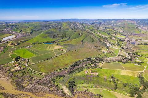 211 Mail Rd, Lompoc, CA 93436