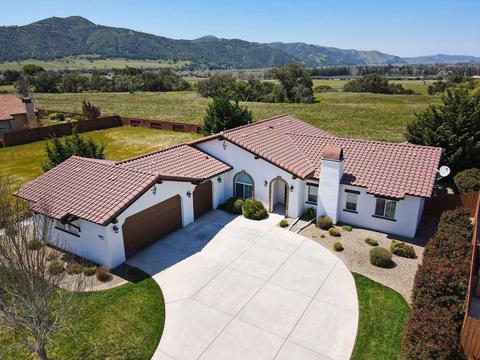 585 Oak Ridge Rd, Solvang, CA 93463