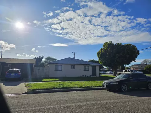 700 W Maple Ave, Lompoc, CA 93436 photo 2