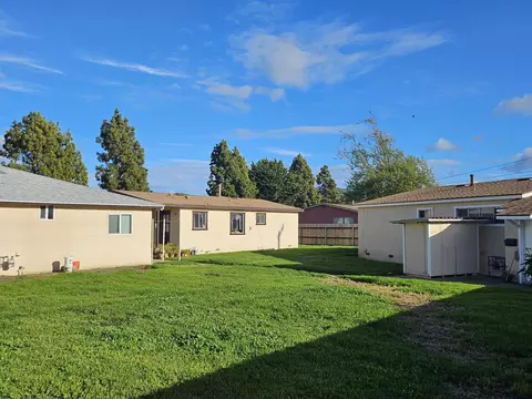 700 W Maple Ave, Lompoc, CA 93436 photo 3