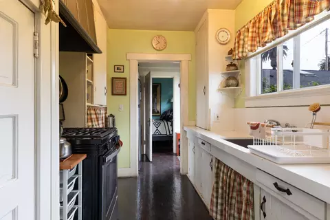 Kitchen - 507 Brinkerhoff Ave, Santa Barbara, CA 93101 photo 2 of 2
