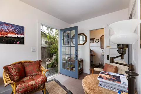 Living - 507 Brinkerhoff Ave, Santa Barbara, CA 93101 photo 2 of 3