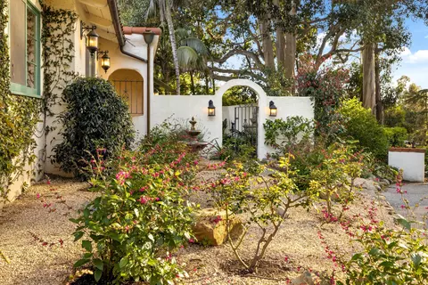 Exterior - 170 Butterfly Ln, Montecito, CA 93108 photo 3 of 8