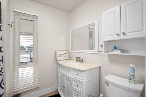 Bath - 4227 Constellation Rd, Lompoc, CA 93436 photo 1 of 3